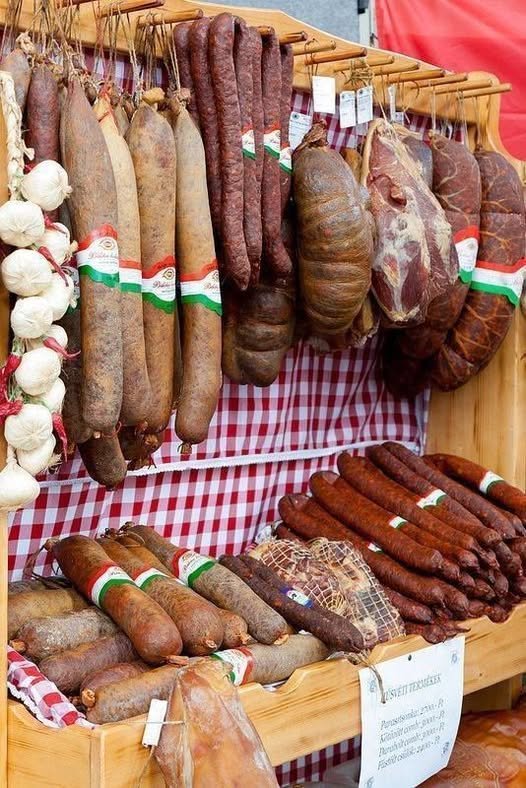 Hungarian Smoked Sausage – Füstölt Kolbász 🇭🇺✨ 775468672_937561969373959_95966328026036985_n
