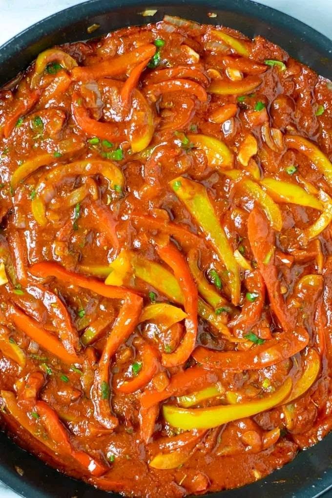 Hungarian Lecsó (Pepper and Tomato Stew) 🇭🇺✨ 787405809_2299525270817062_9126507154479532267_n