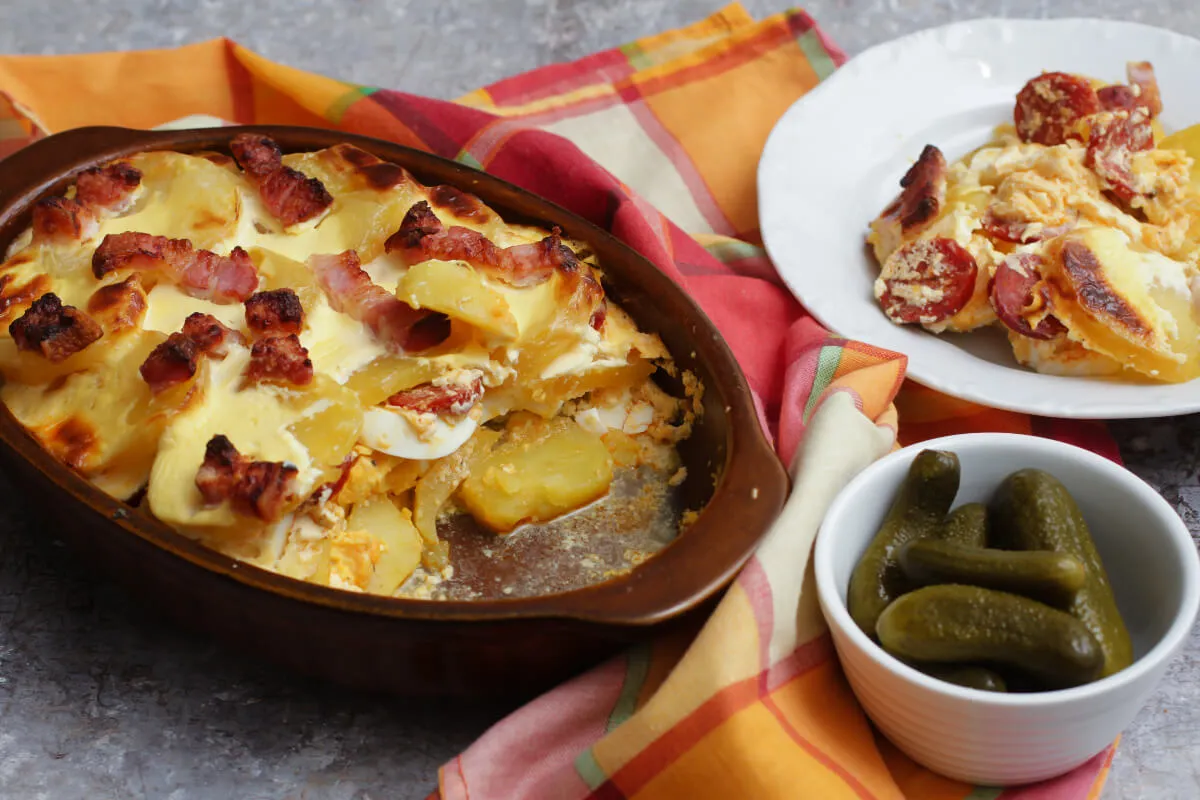 🇭🇺 Rakott Krumpli – Traditional Hungarian Layered Potato Casserole 🇭🇺 Rakott Krumpli – Traditional Hungarian Layered Potato Casserole